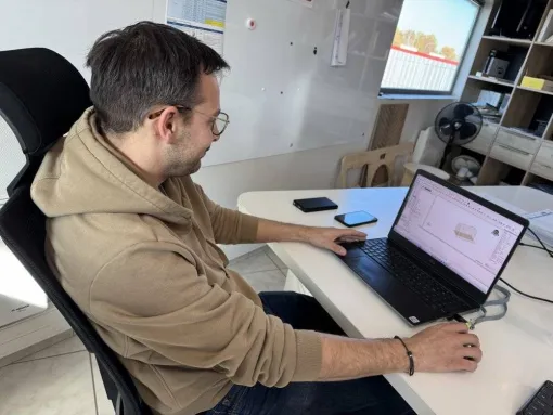 TM Agencement à Caen optimise son Bureau d’Étude avec Biblidéo : une installation sur site sur-mesure, Roanne, Idéo Solutions